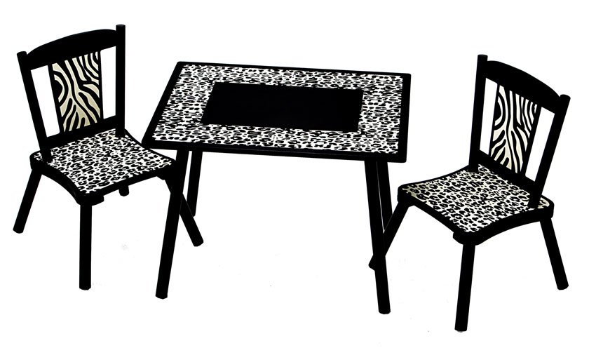 Wild Side Table and 2 Chairs