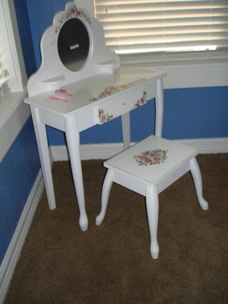 Tiffany Rose Vanity and Stool