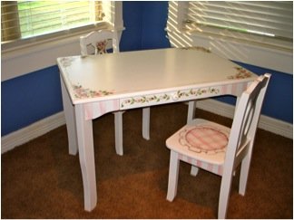 Tiffany Rose Table and 2 Chairs(Large)